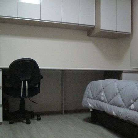 Easy Guesthouse Changwon Esterno foto